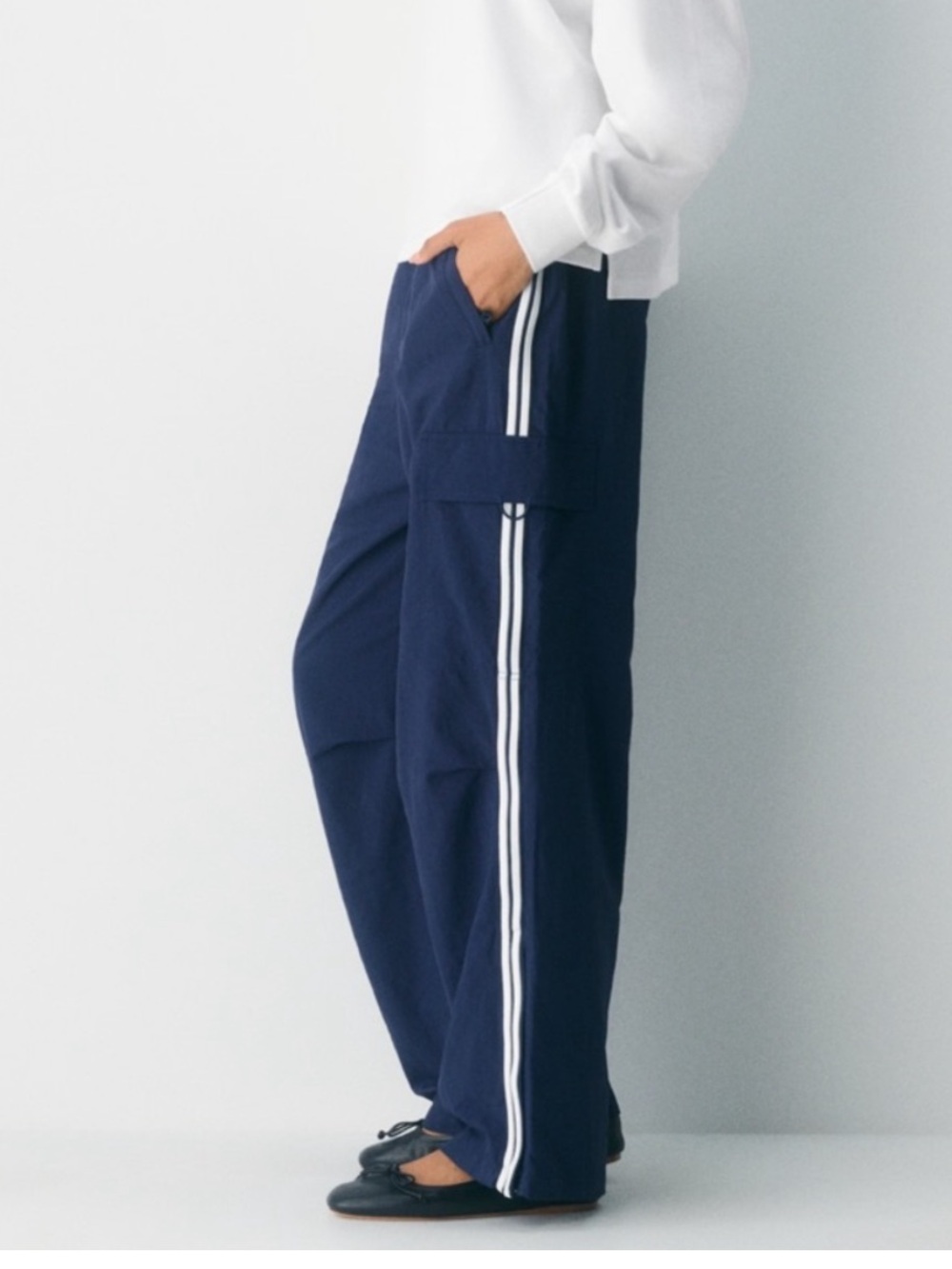 Aritzia TNA Barry Cargo Pants Pure Indigo/ White Nylon Track Wide Leg